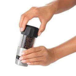OXO Good Grips Salt & Pepper Grinder Set -tableware 1141000V2UK OXO Good Grips Salt Pepper Grinder Set 3