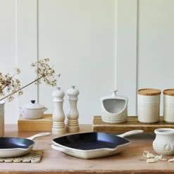 Le Creuset Meringue Stoneware Salt Pig 11 Le Creuset Meringue Stoneware Salt Pig -tableware 80811107160005 Le Creuset Meringue Stoneware Salt Pig 4